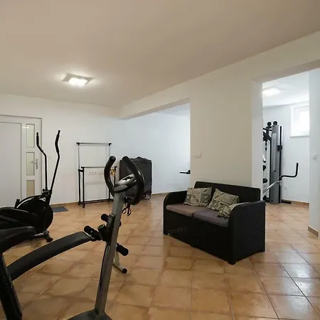 Solaris Deluxe 2 Bedrooms Апартаменты
