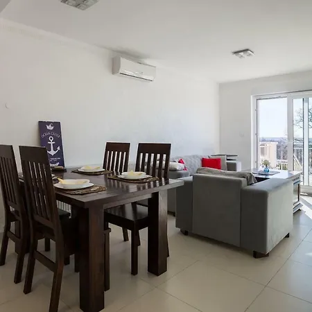 Solaris Deluxe 2 Bedrooms Апартаменты
